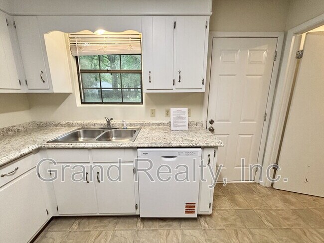 Building Photo - 6457 Maddox Rd