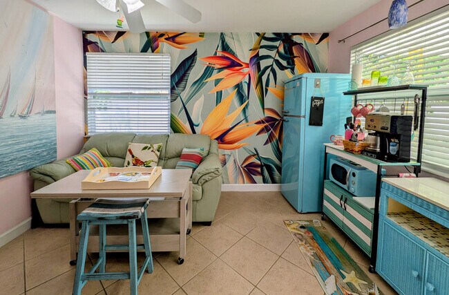 Building Photo - 814 67th St S