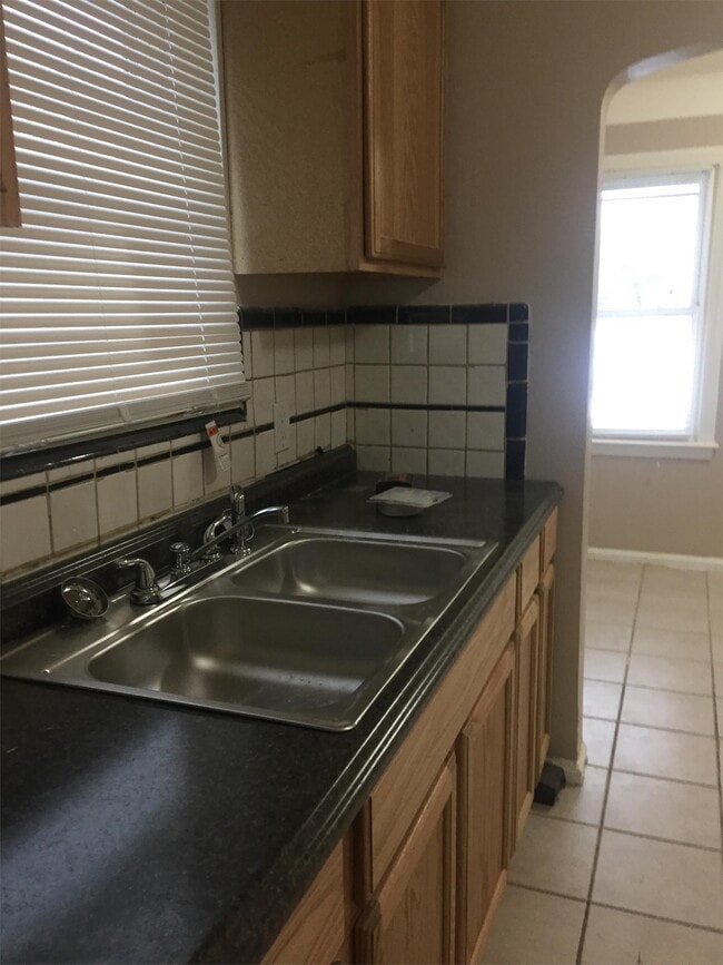 Building Photo - 20560 Goulburn Ave