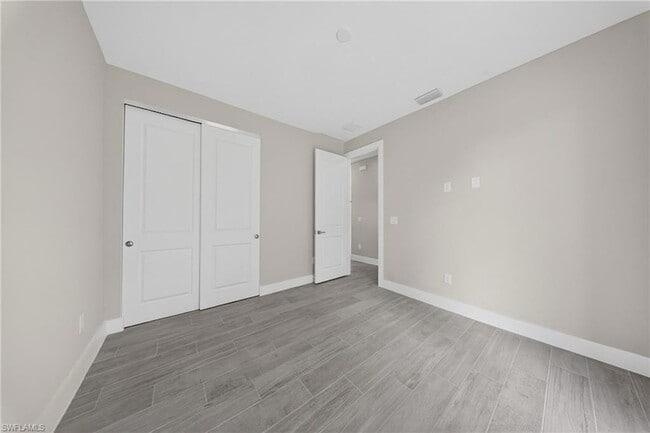 Building Photo - 1204 Moore Ave