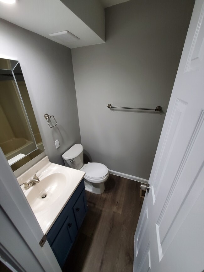 Building Photo - 12 Pebble Ct