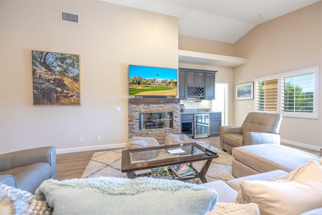 Building Photo - 80395 Green Hills Dr