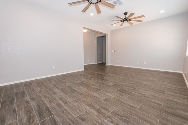 Building Photo - Beautiful 2-Story Home, 5 Bedroom, 3 Full ...