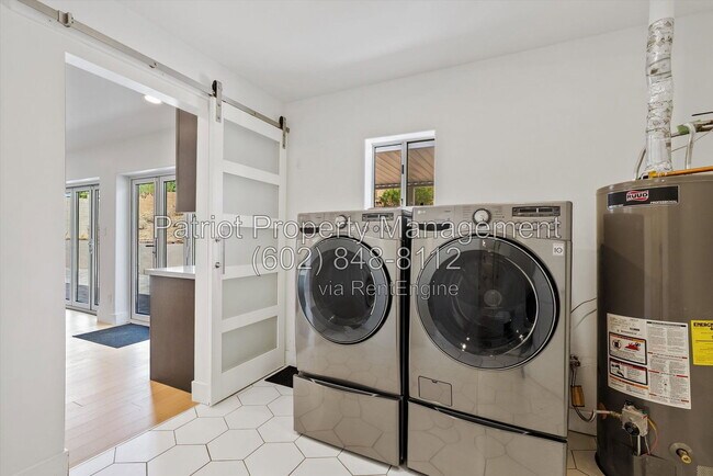 Building Photo - 8515 N 13th Pl