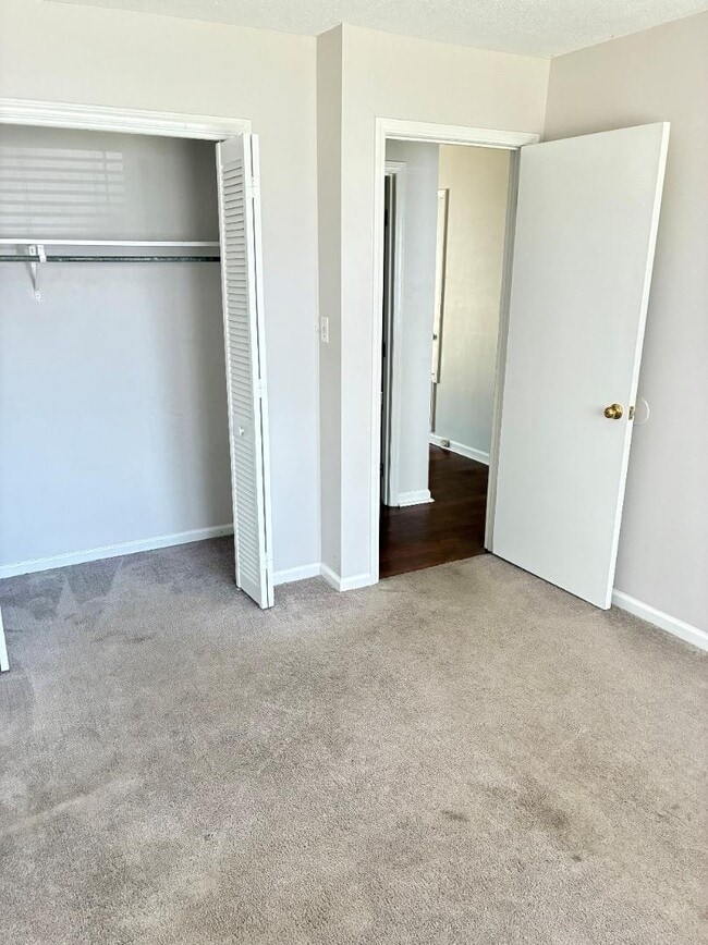 Building Photo - 3701 Nealshire Dr NW