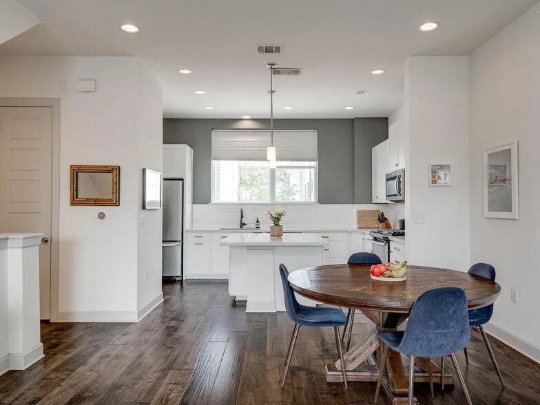 Building Photo - 1406 Waterloo Shore Ln