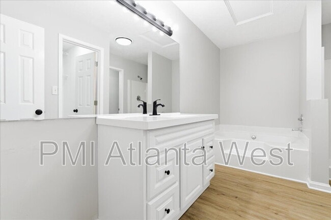 Building Photo - 5876 Old Wellborn Trce