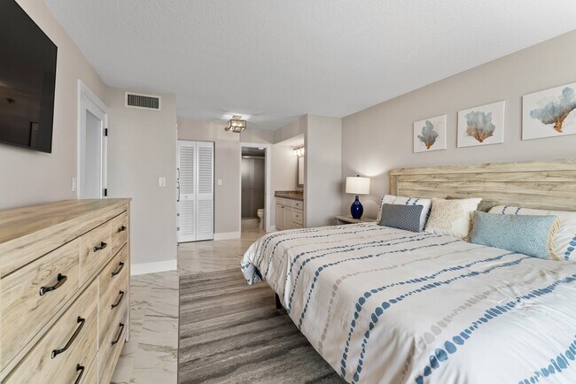 Building Photo - 300 Ocean Trail Way