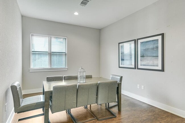 Building Photo - 8607 McKamy Dr