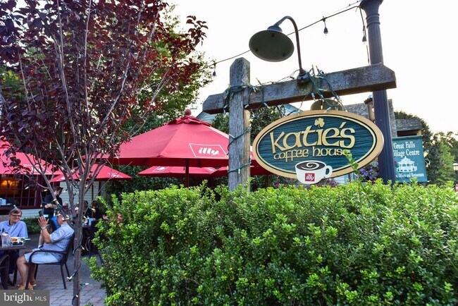 Building Photo - 11922 Holly Spring Dr