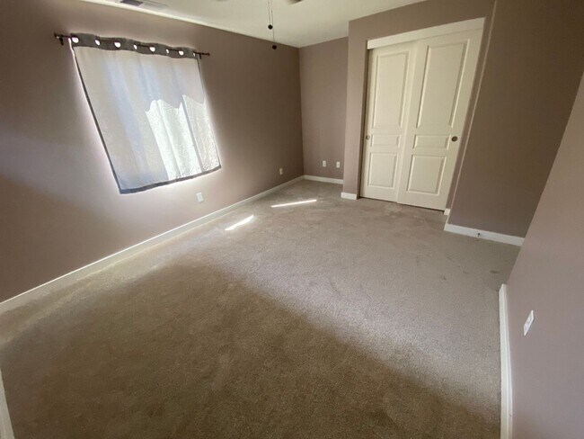 Building Photo - 2413 Mountain Terrace
