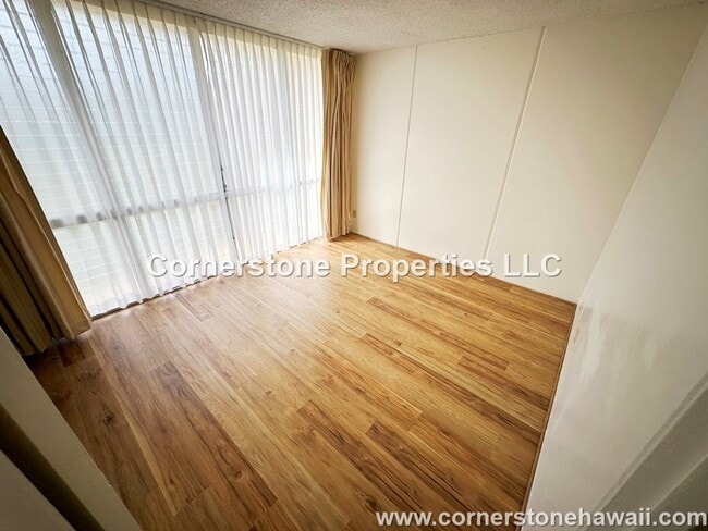 Building Photo - 95-2048-2048 Waikalani Dr