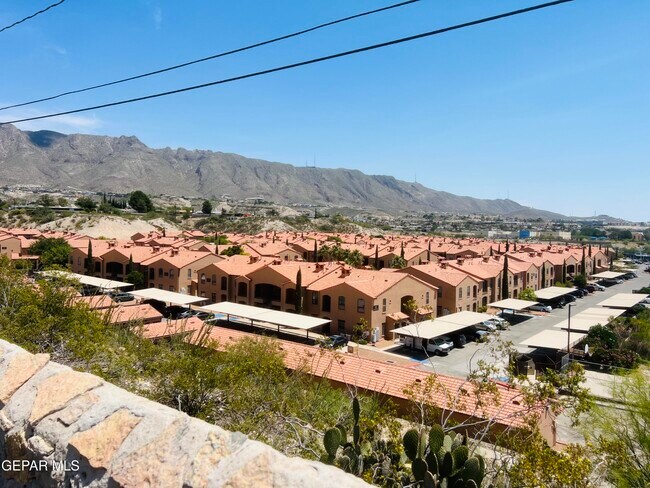 Building Photo - 356 Ridgemont Dr