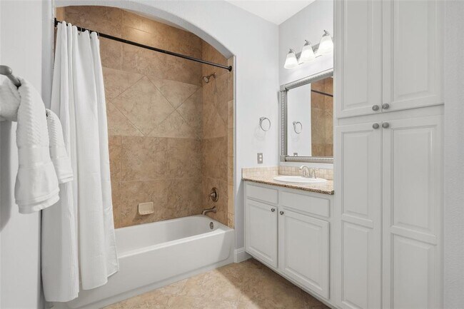 Building Photo - 17813 Kingfisher Ridge Dr