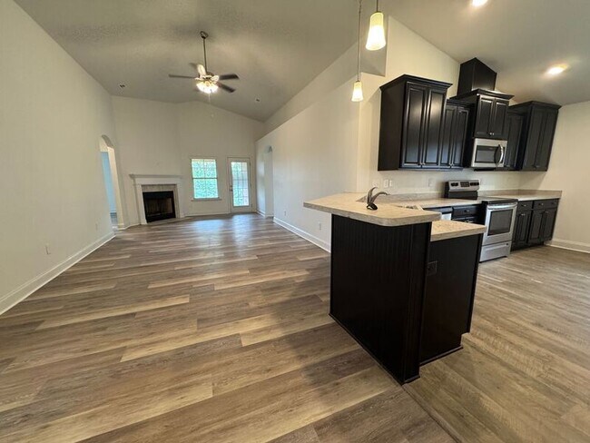 Building Photo - 110 Tybee Dr