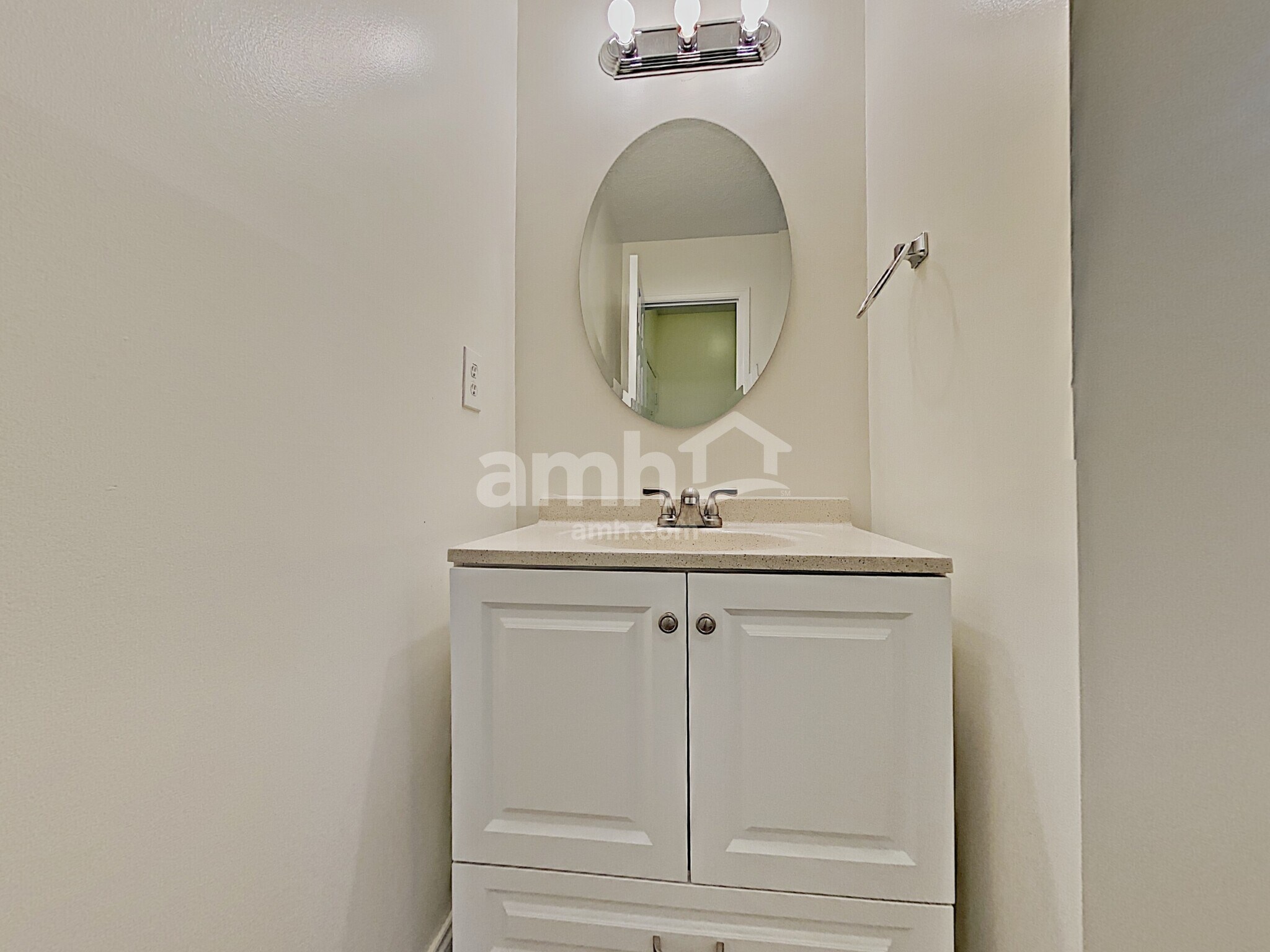 Building Photo - 4925 Heards Forest Dr NW