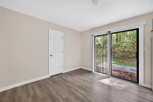 Building Photo - 6000 Mallory Rd