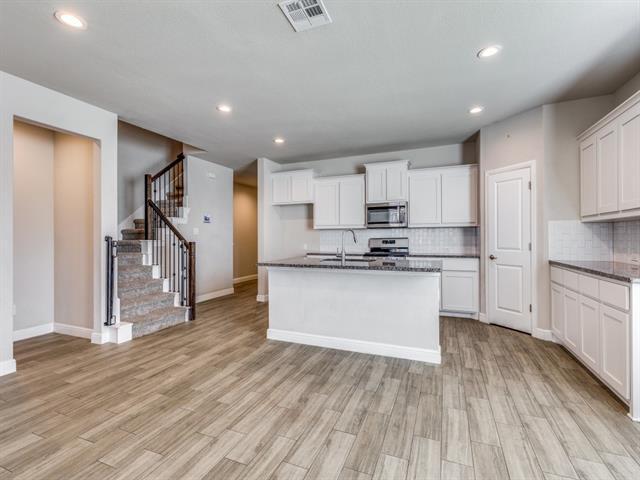 Building Photo - 1240 Bosque Ln