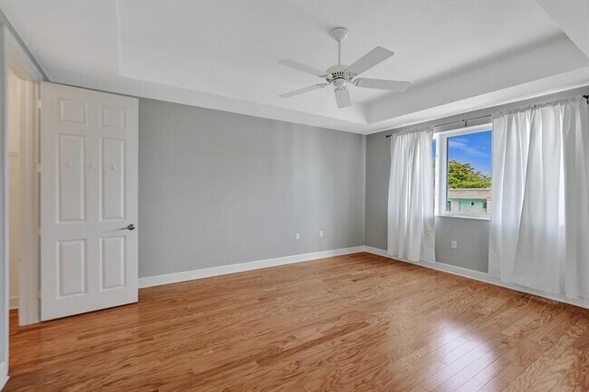 Building Photo - 1861 Coral Heights Blvd