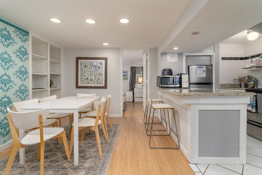 Building Photo - 2122 18th St NW