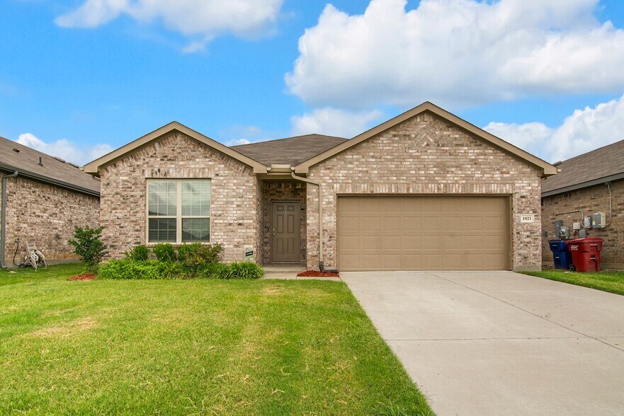 Building Photo - 1021 Waverly Dr