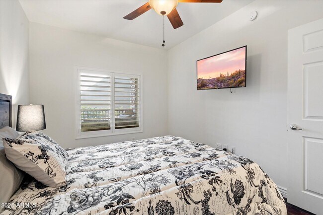 Building Photo - 5350 E Deer Valley Dr