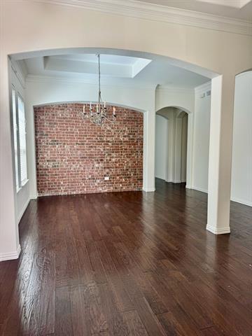 Building Photo - 914 Cougar Dr