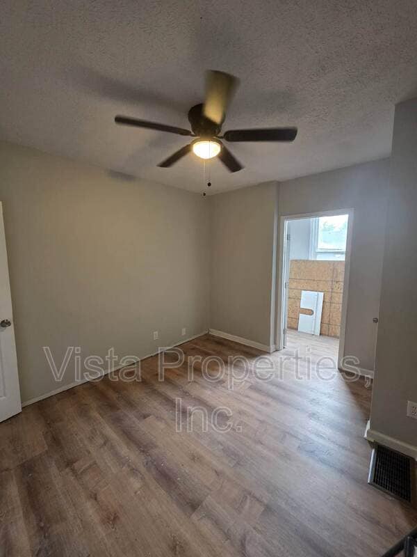 Building Photo - 313 Thomas St