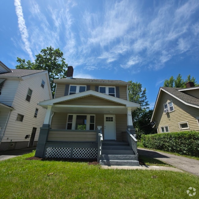 Building Photo - Cleveland Heights 3-Bed Single-Family