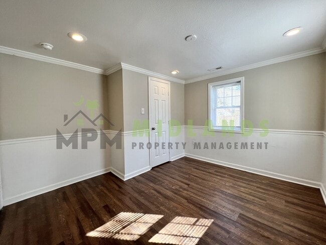 Building Photo - 472 Coleman Ave