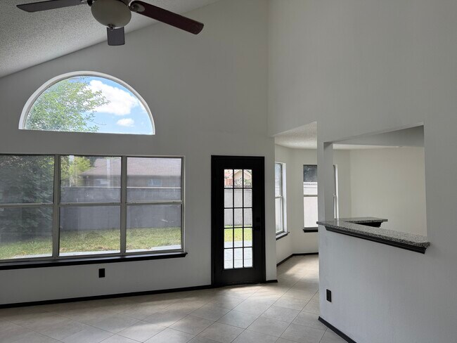Building Photo - 5107 Whitehaven Dr