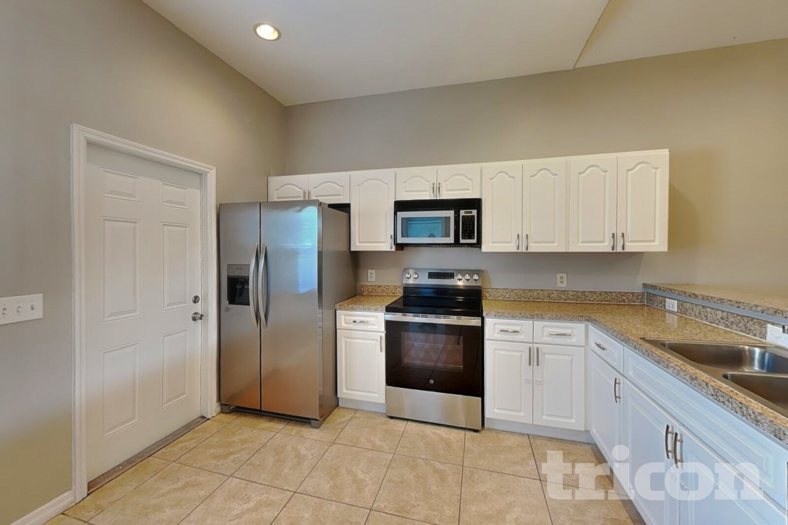 Building Photo - 13305 Silvercreek Dr
