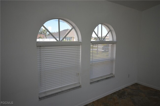 Building Photo - 1126 NW 2nd Ave