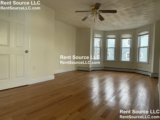 Building Photo - 1094 Cambridge St