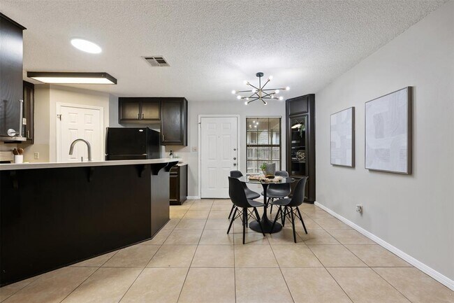 Building Photo - 2306 Alimony Cove