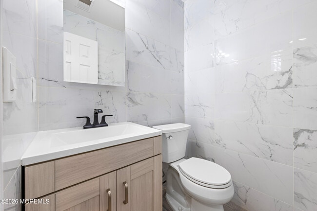 Building Photo - 15 Twain Ct