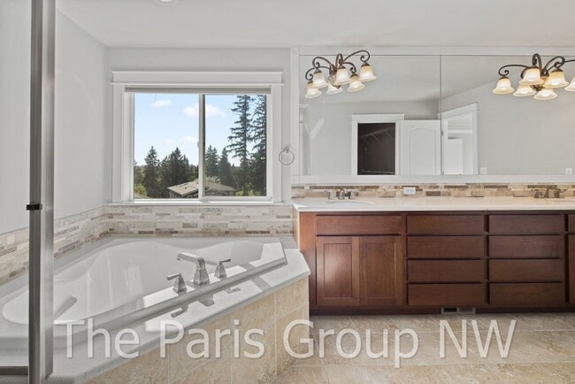 Building Photo - Stunning 3438sf Newcastle Craftsman Near T...