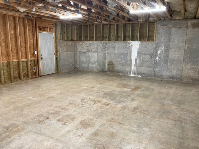 Building Photo - 273 Housley Dr