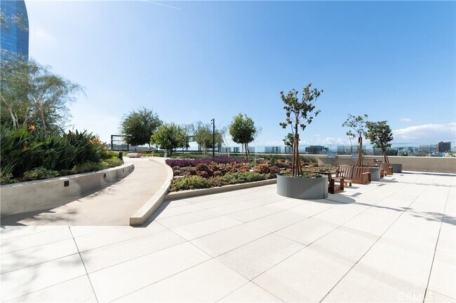 Building Photo - 889 Francisco St