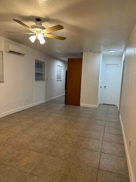 Building Photo - 2720 NW 13th St