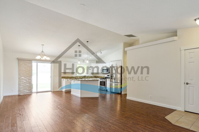Building Photo - SHORT TERM LEASE ONLY (July 14 – Aug 31): 3 Bedroom 2 Bathroom Home with Attached 2 Car Garage Av...