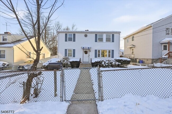 Building Photo - 88 Mitchell St