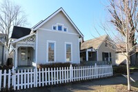 Building Photo - 3 Bedroom Bates-Hendricks Home!