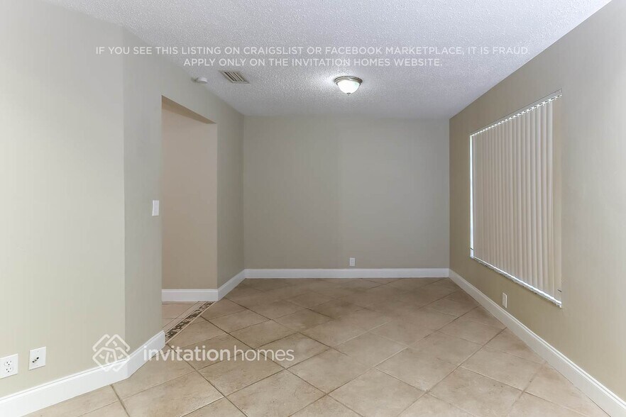 Building Photo - 1153 SW 25th Ave