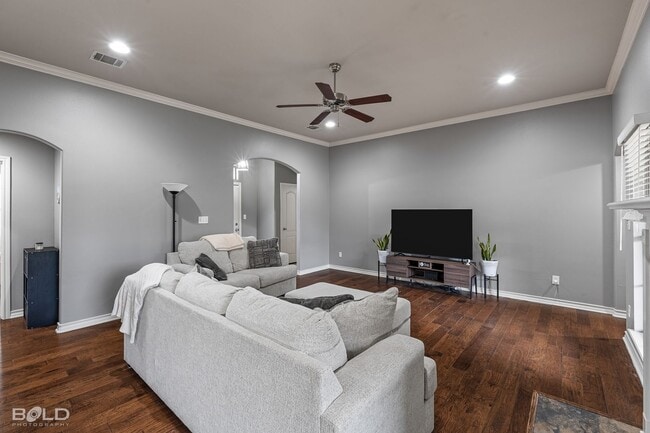 Building Photo - Check Out this 3 bed 2 bath in Benton