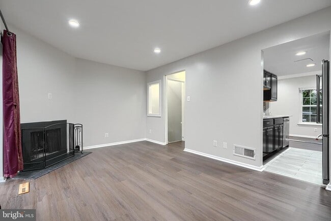 Building Photo - 8704 Tamar Dr