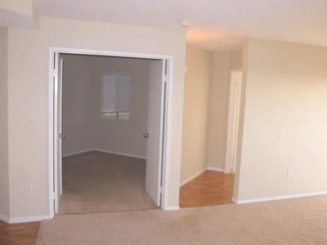 Building Photo - Beautiful 3-Bedroom Ground-Level Condo wit...