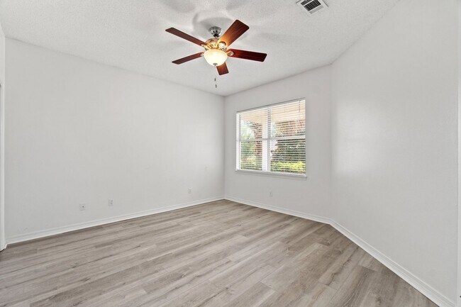 Building Photo - 47 White Heron Dr