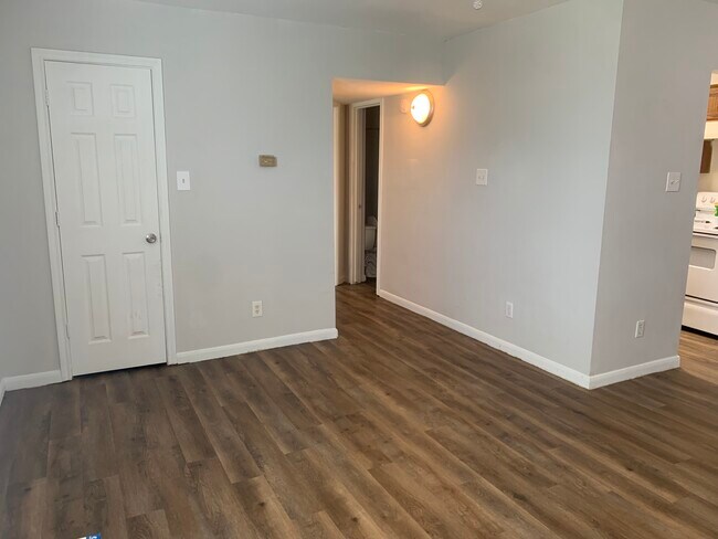 Building Photo - 6631 Ledbetter St