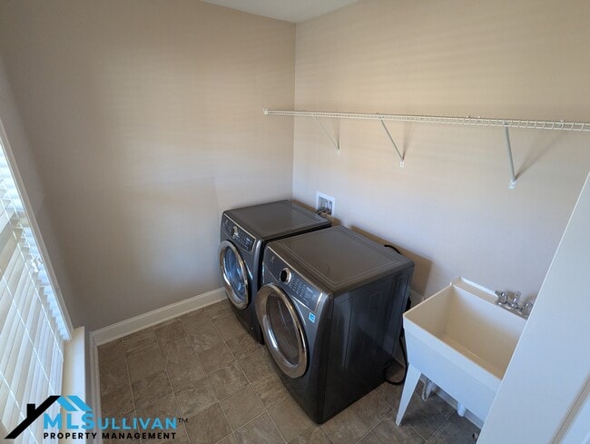 Building Photo - 833 Poplar St